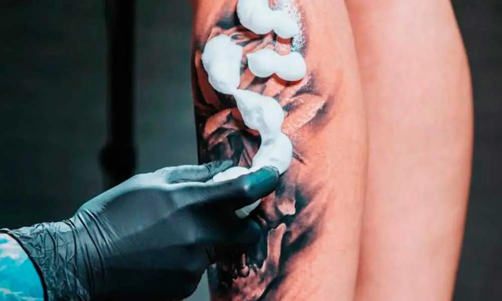 ¿Qué hago después? ¿Cómo cuido mi tatuaje?